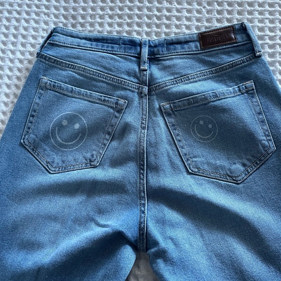 Hollister Distressed Jeans - Picture 4 of 4